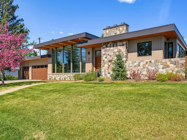 2 Valleyview Cres NW, Edmonton, AB T5R 5S4