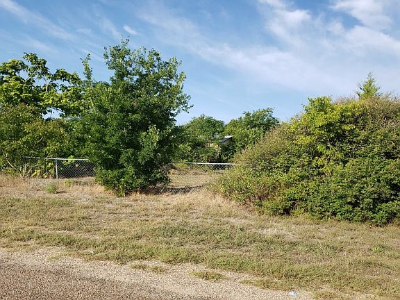 5th image of 141 Elesha Ln