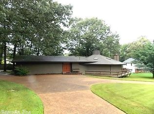910 Valhalla Dr, Jonesboro, AR 72401