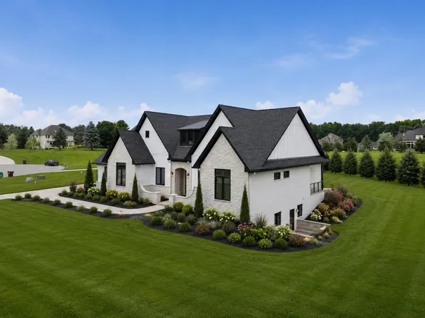 9034 York Crest Dr, Saline, MI 48176
