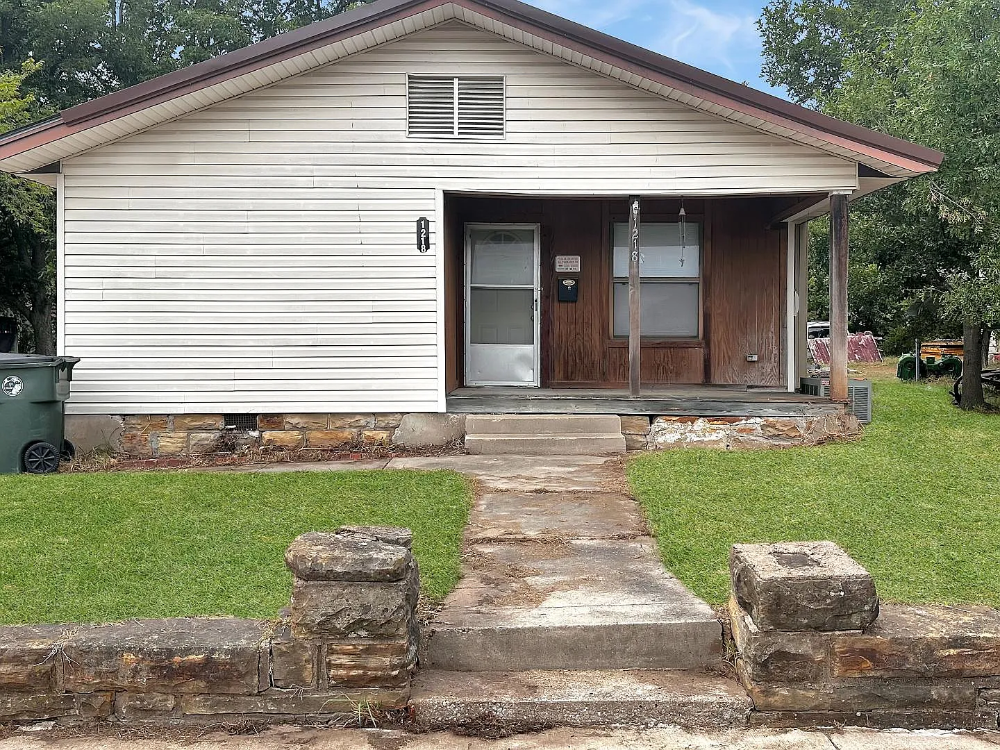 1218 N Okmulgee Ave — Photo 1