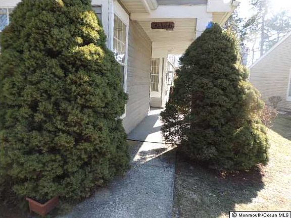 2nd image of 1117 Thornbury Lane #B