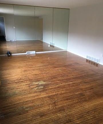 4th image of 115 Elmhurst Pl #1