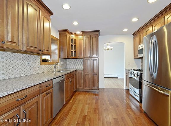 4th image of 7950 Kedvale Ave