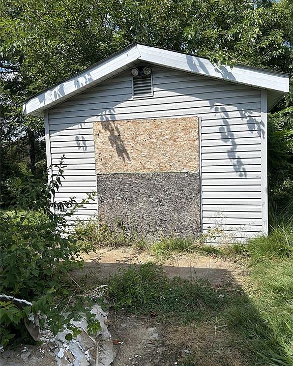 2nd image of 147 Monteith Cir