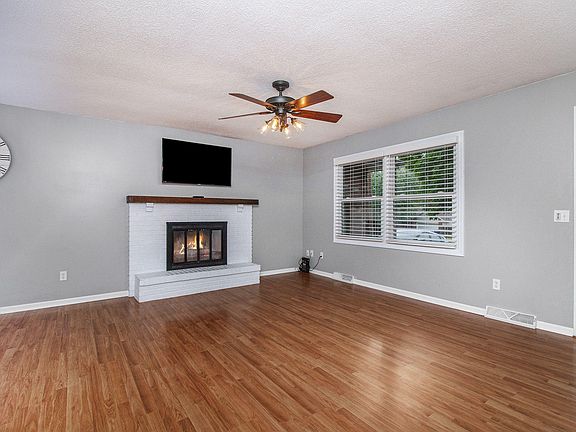 3rd image of 1262 Patricia St