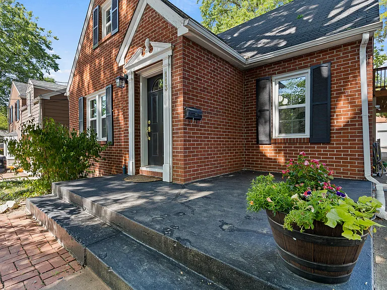 113 Crestmere Ave #201 — Photo 5