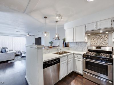 6444 Peartree Rd, Las Vegas, NV, 89108