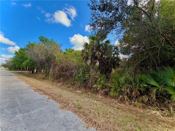 404 Cleveland Ave, Lehigh Acres, FL 33972
