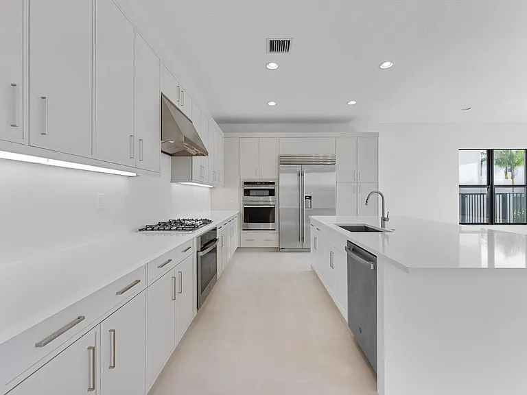 20062 Hirono Ln — Photo 10