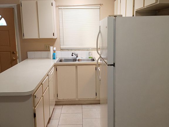 5th image of 3240 SW 44th St APT 3