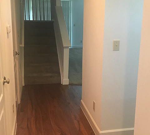 2nd image of 2490 Edgewater Dr APT 2
