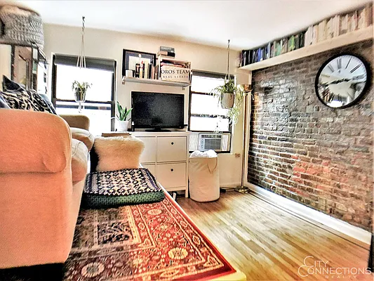 Rented by City Connections Realty | media 18