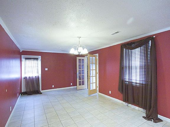 3rd image of 212 Downer Dr