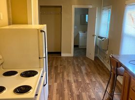 2333 West Clifton Avenue - B3