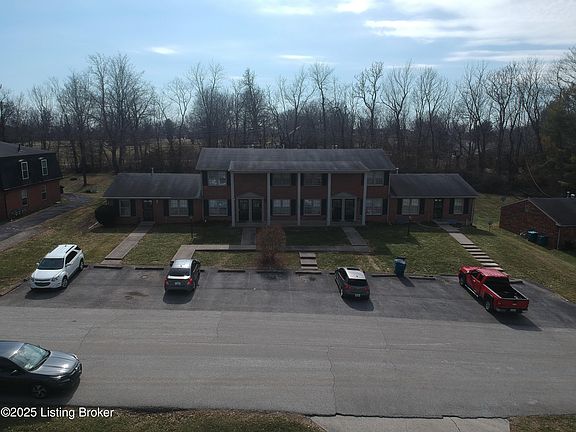 4th image of 10 Seminole Dr