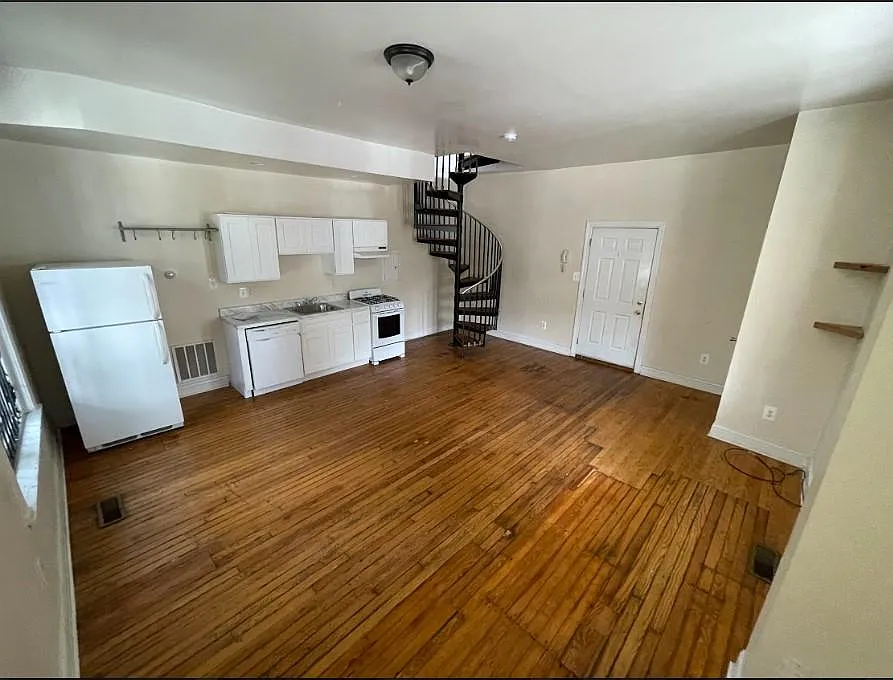 Building Photo - 4516 Springfield Ave #1F