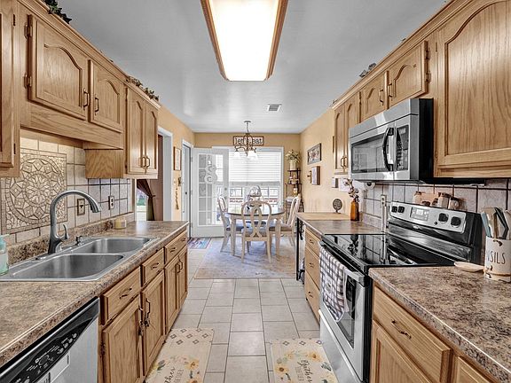 5th image of 346 Sunflower Dr