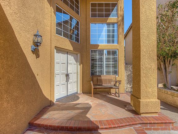 2nd image of 11 Calabria Ln