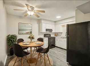 8633 E Utopia Pkwy, Kansas City, MO 64138