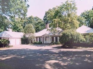 111 Parish Rd, New Canaan, CT 06840