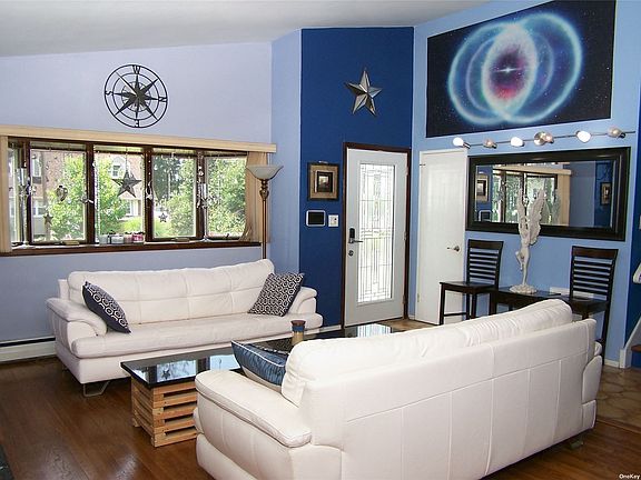 5th image of 209 W 18th St