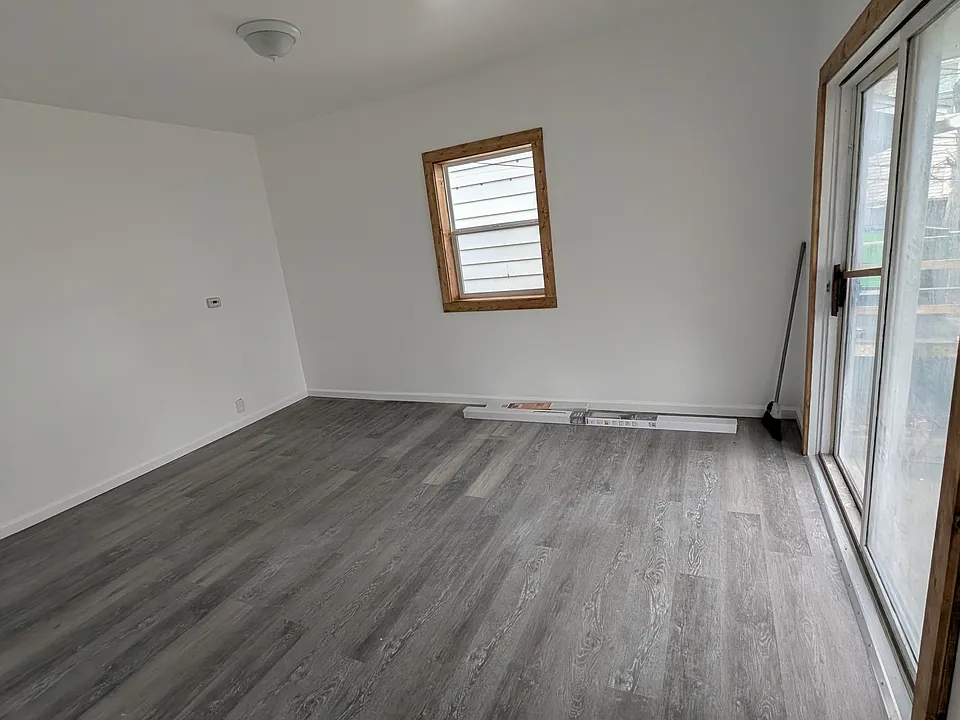 311 Adams St #2