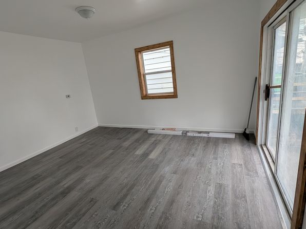 311 Adams St #2