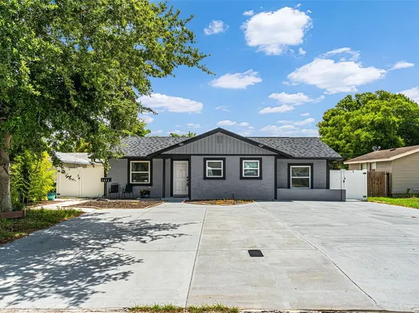1305 29th St W, Bradenton, FL 34205