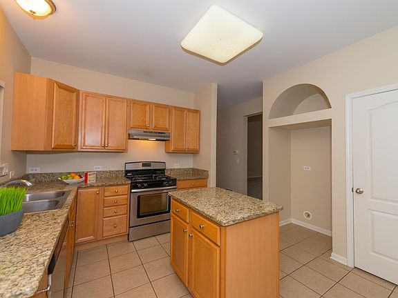 5th image of 2152 Greenview Dr