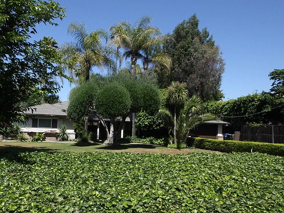 2nd image of 100 Normandy Ln