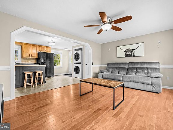 4th image of 10400 Landon Ln