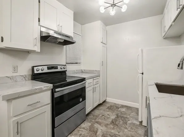 3205 Golden Oaks Ln, Monterey, CA 93940