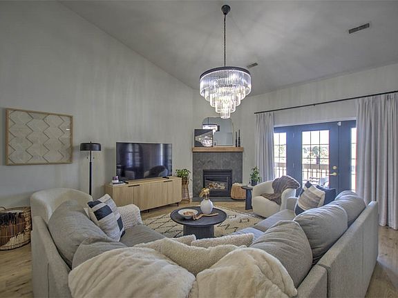 4th image of 3742 Thornhill Cir #3742