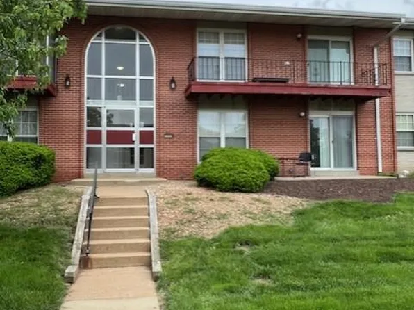 10341 Forest Brook Ln APT B, Saint Louis, MO 63146