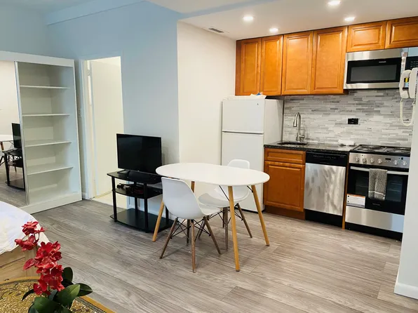 150 West 51st Street image 3 of 12