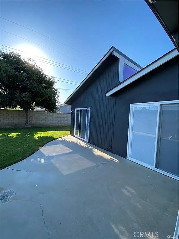 3 bed, 1.5 bath, 1299 sqft, $4,500 — Photo 3