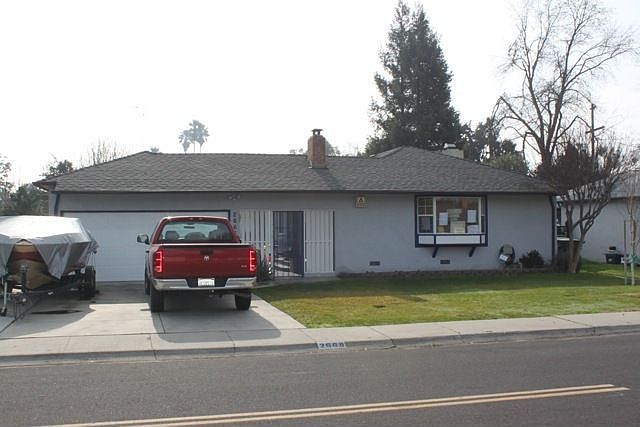 1st image of 2668 W Princeton Ave