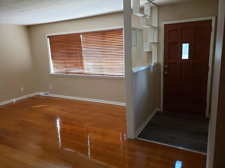 705 W Montclair St — Photo 5