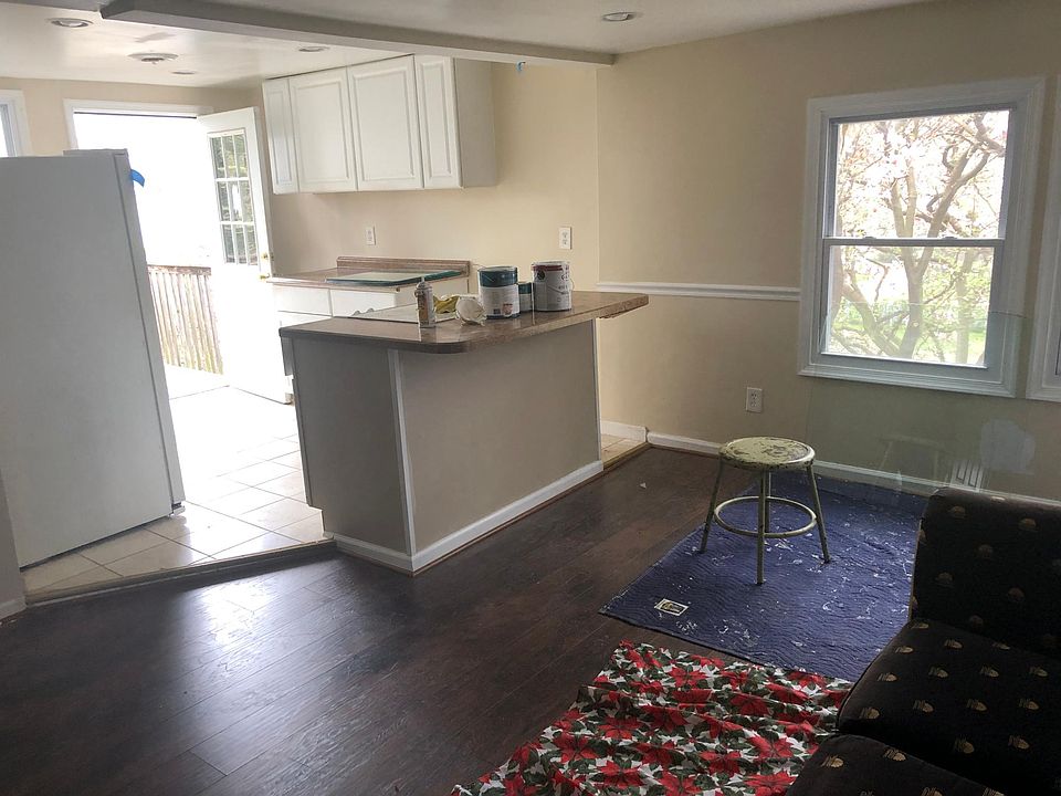 2nd image of 5600 Magnolia Ave APT 2