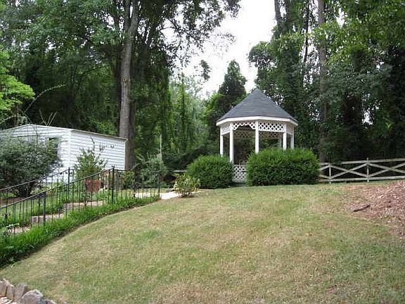 5th image of 203 Taliaferro Dr