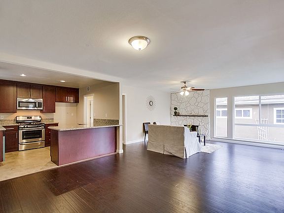 3rd image of 1196 Hardin Dr