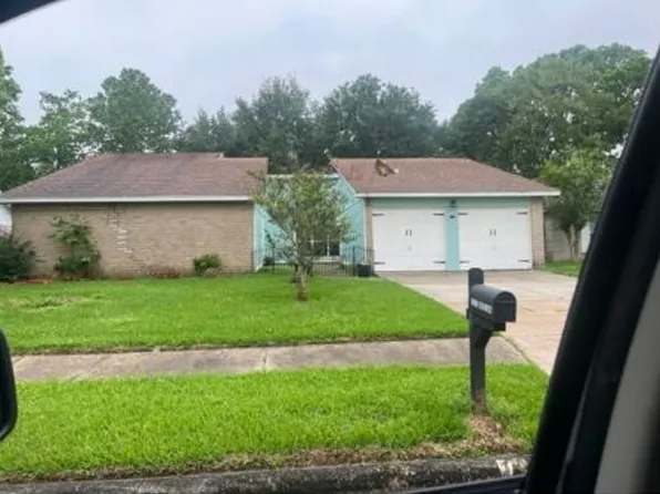 16222 Barcelona Dr, Friendswood, TX 77546