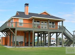 963 Palm Ridge Dr, Crystal Beach, TX 77650