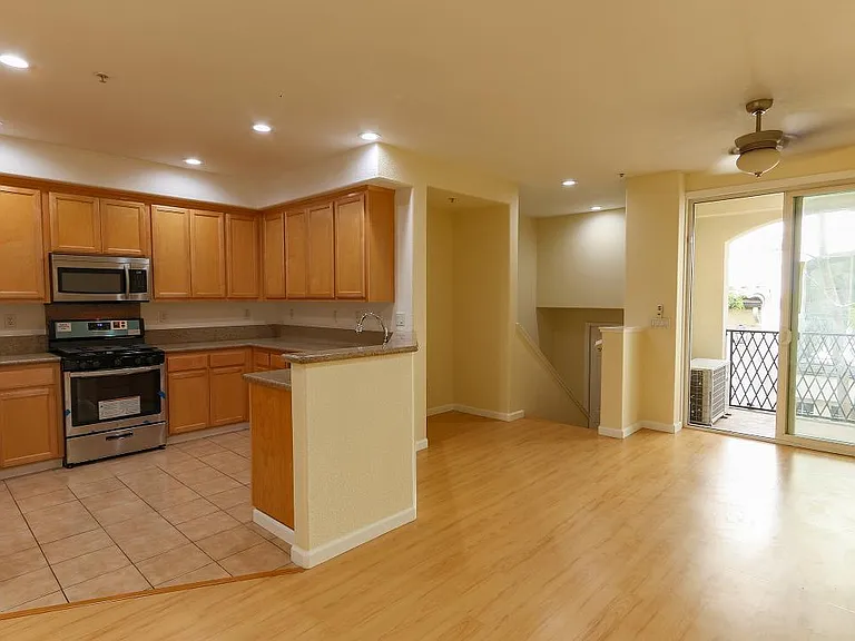 43 Parc Place Dr — Photo 2