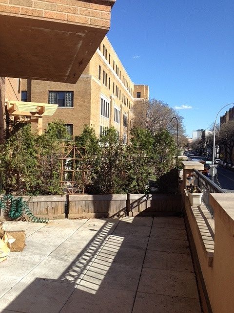 1st image of 3037 30th St APT 4F