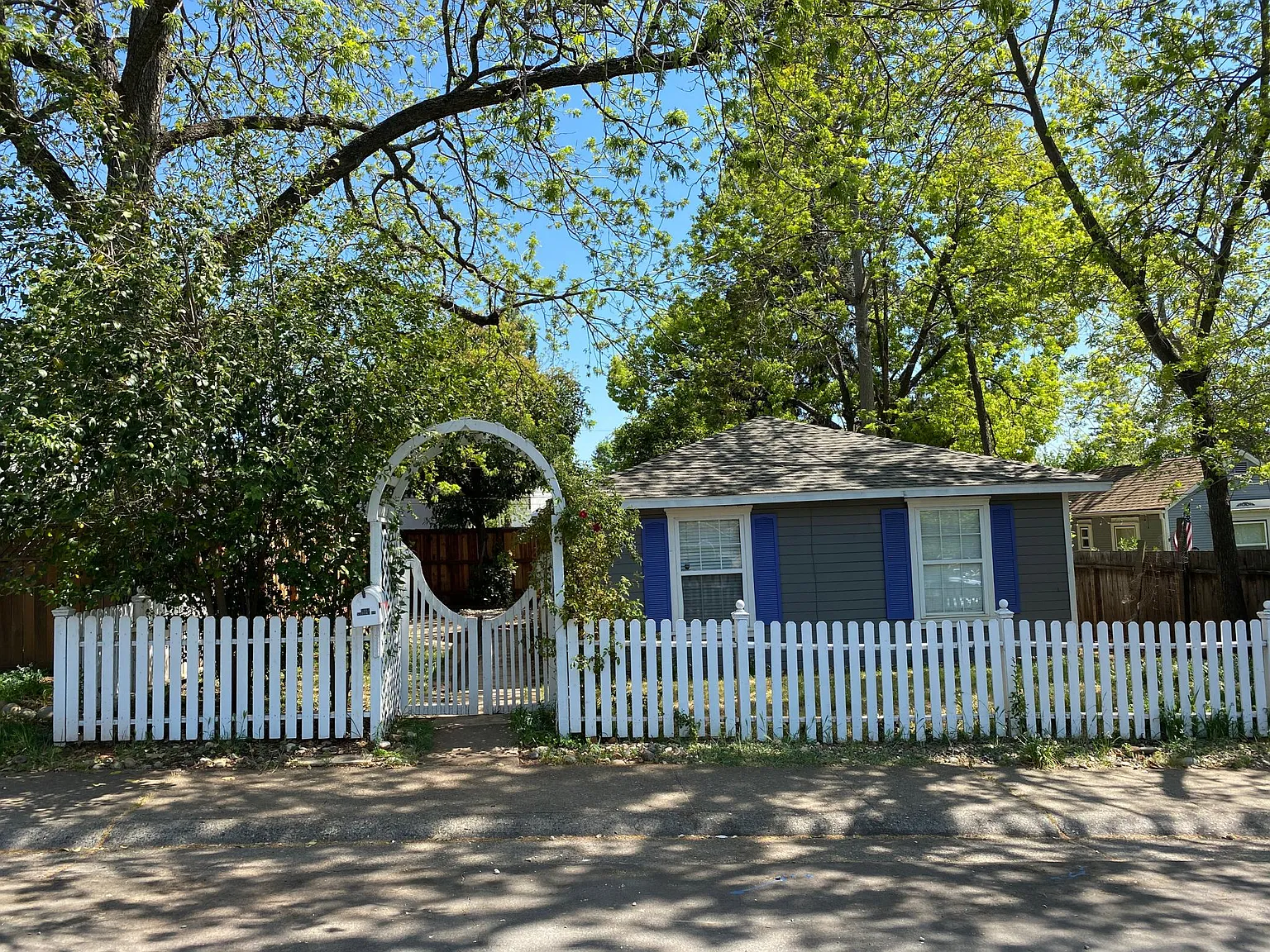 1003 Natoma St — Photo 1