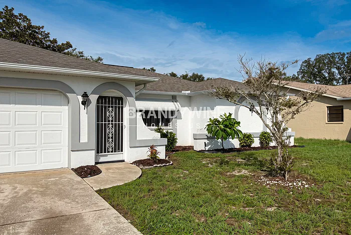 3 bed, 2.0 bath, 1256 sqft, $1,655 — Photo 3