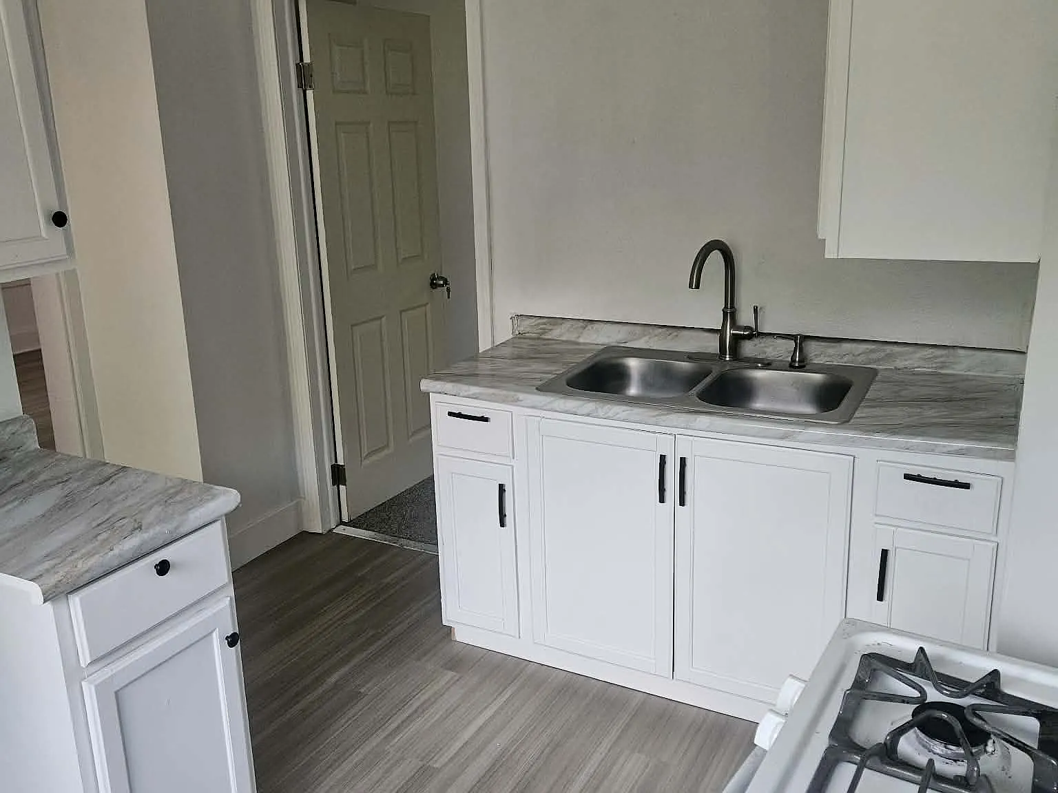 4 bed, 1272 sqft, $1,550 — Photo 3