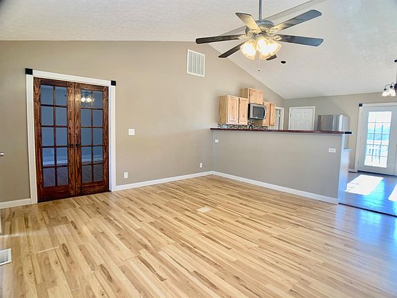 5th image of 43 Pinewood Dr